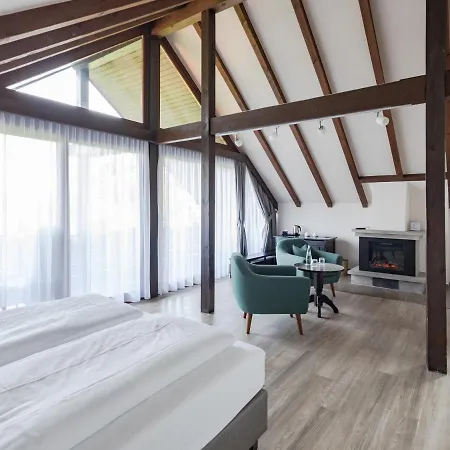 Western Polisina Hotel 4*