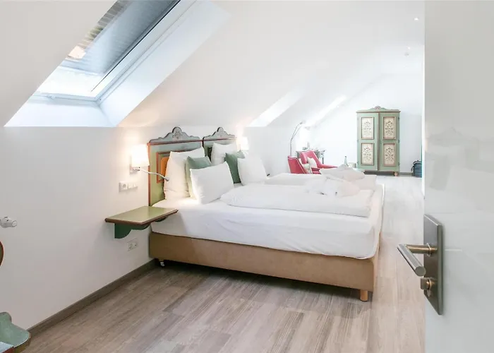 Western Polisina Hotel 4*